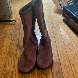LLBean women boots size 8.5  wool lined burgundy and brown